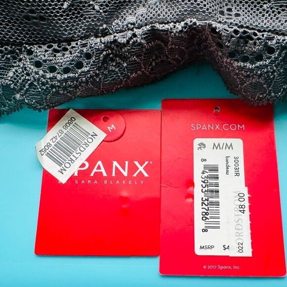 Spanx Undie-tectable Strapless Wireless Bandeau Bra in Gray M - Picture 5 of 7